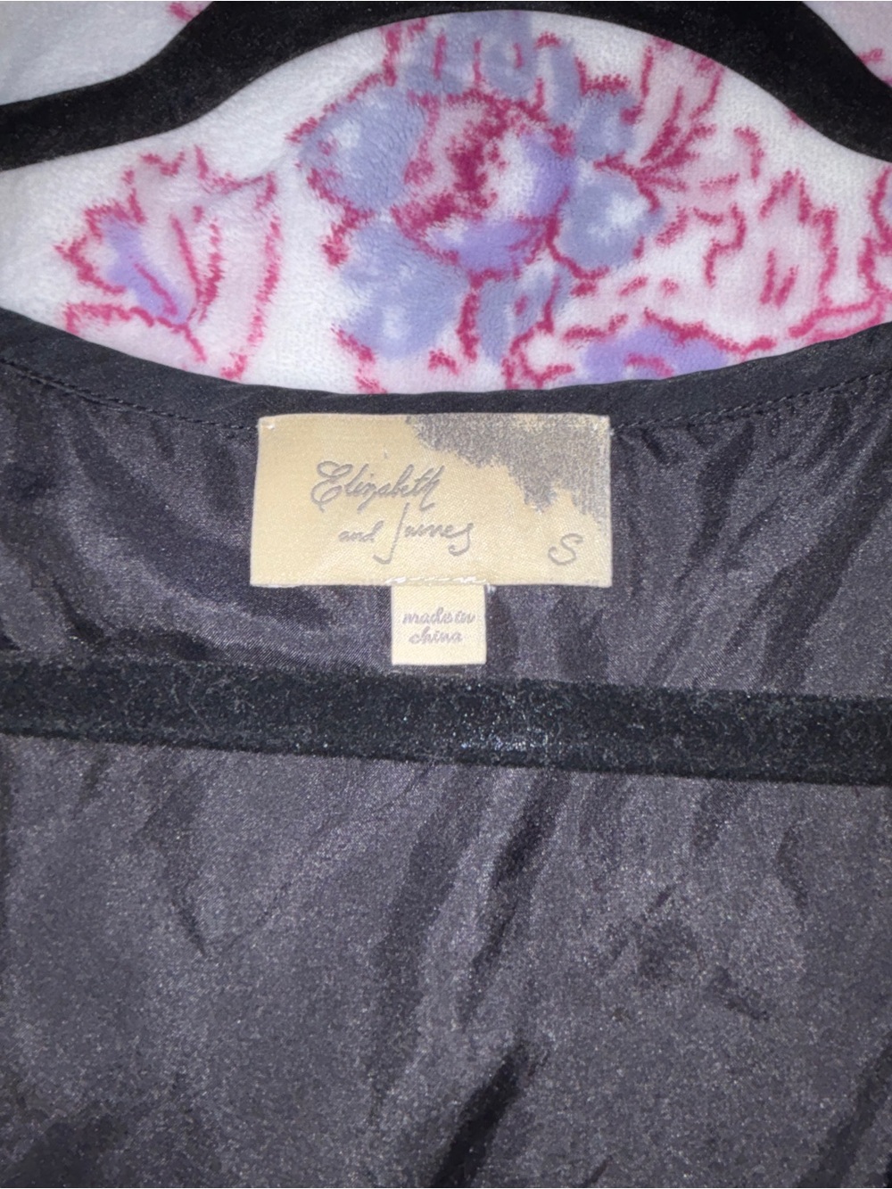 Elizabeth and James Sleeveless Top
Size S - Picture 6 of 7